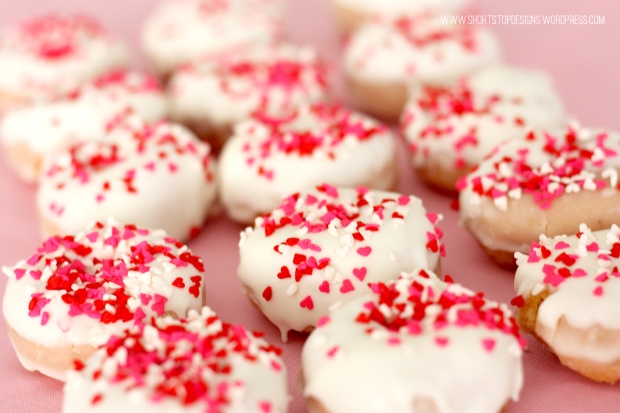 mini valentines donuts 7